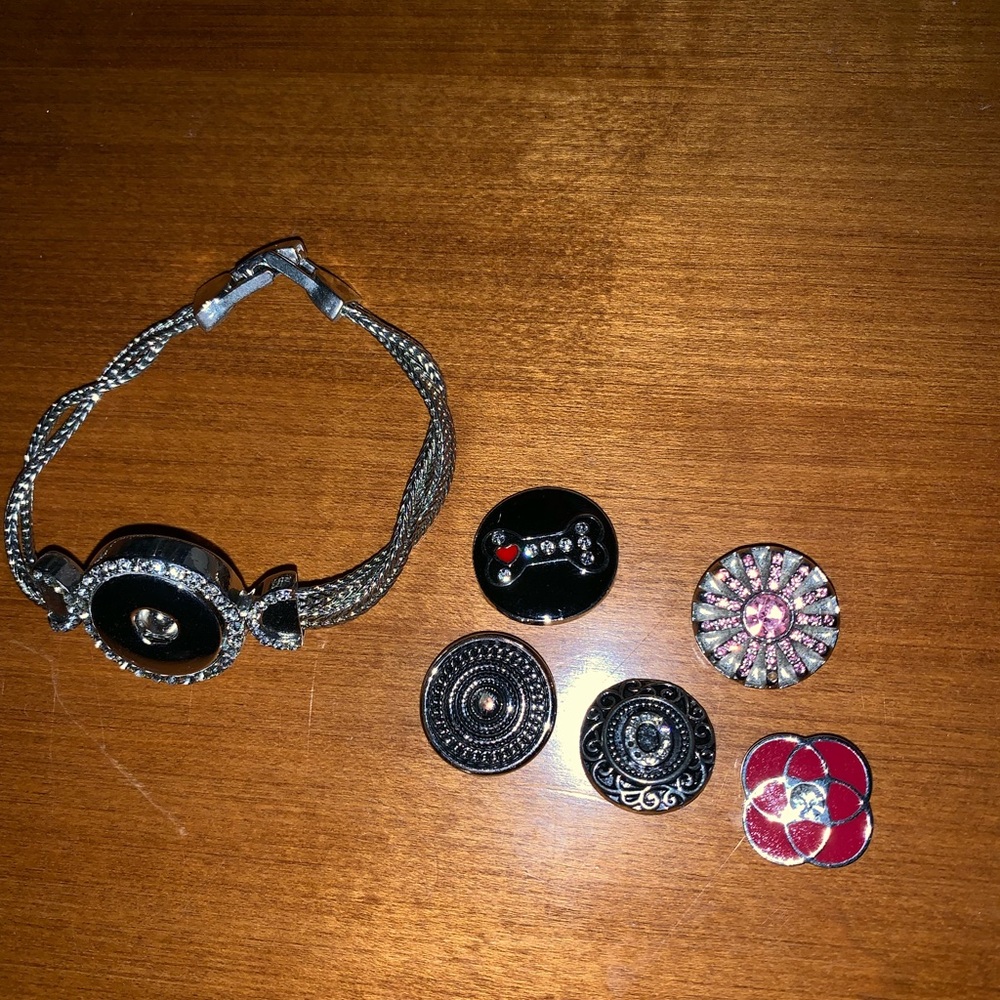 Ginger snap bracelet with 5 snaps